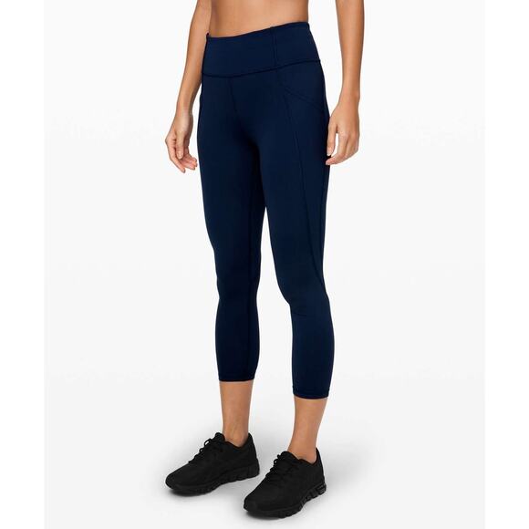 Lululemon Time To Sweat Crop 23" True Navy Women's Sz 8 Excellent Used Condition - Picture 3 of 10